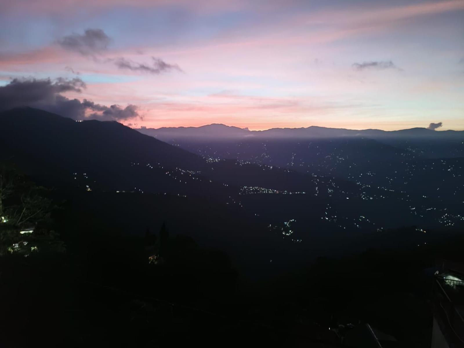 The Sunset Nest Offbeat Homestay Darjeeling  Extérieur photo